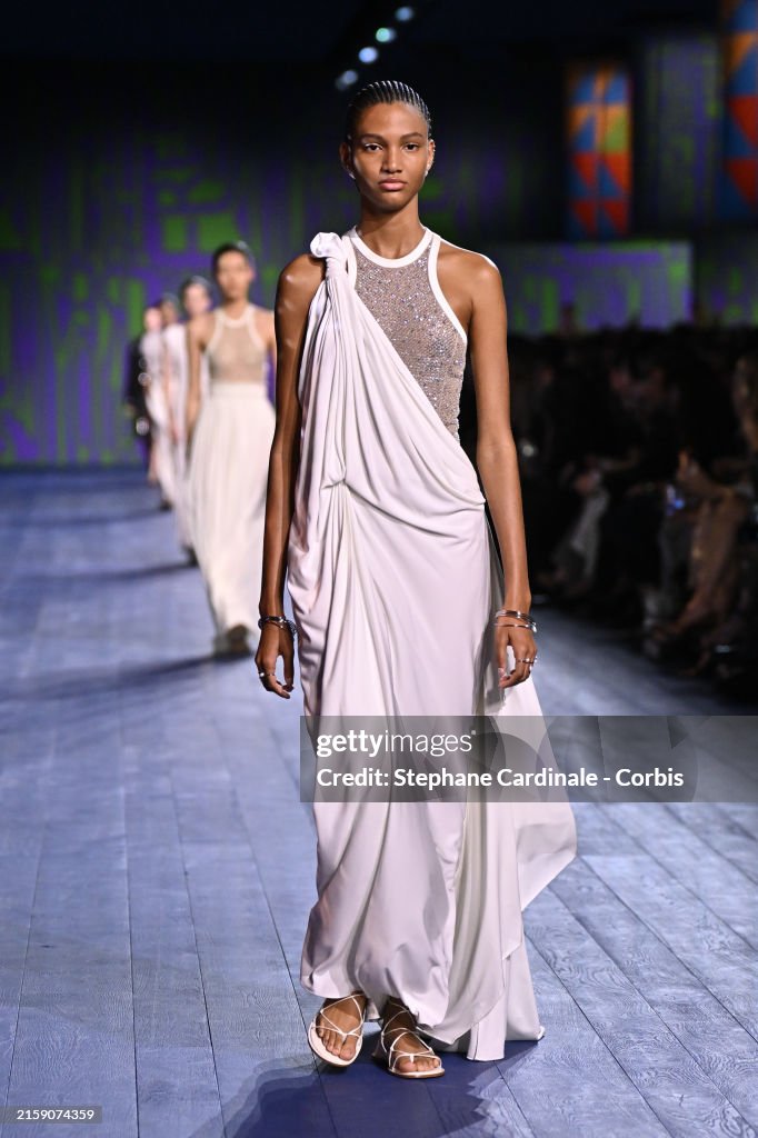 Christian Dior : Runway - Paris Fashion Week - Haute Couture Fall/Winter 2024-2025