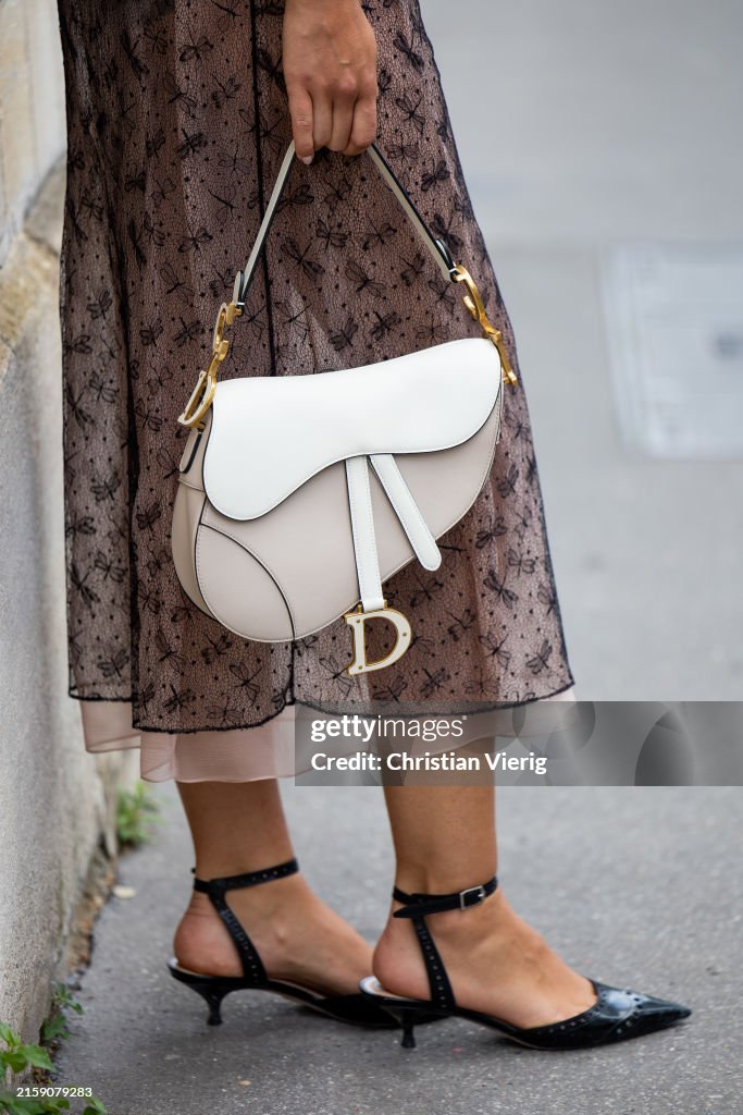 Street Style - Paris Fashion Week - Haute Couture Fall/Winter 2024/2025 - Day One