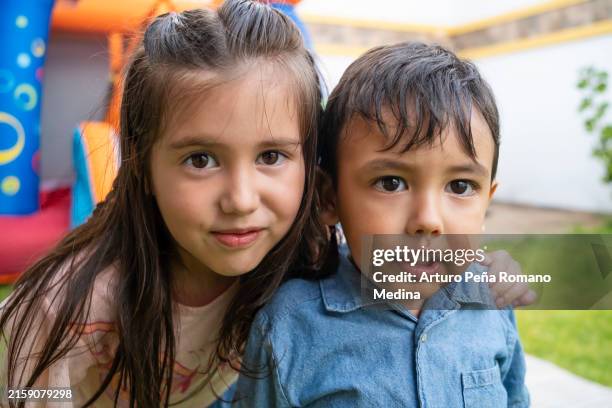 Siblings Pra 147,650 Siblings Brother Sister Stock Photos, High-Res Pictures, and ...