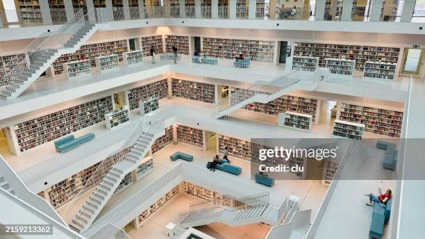 stuttgart, biblioteca pública de la ciudad - stuttgart fotografías e imágenes de stock
