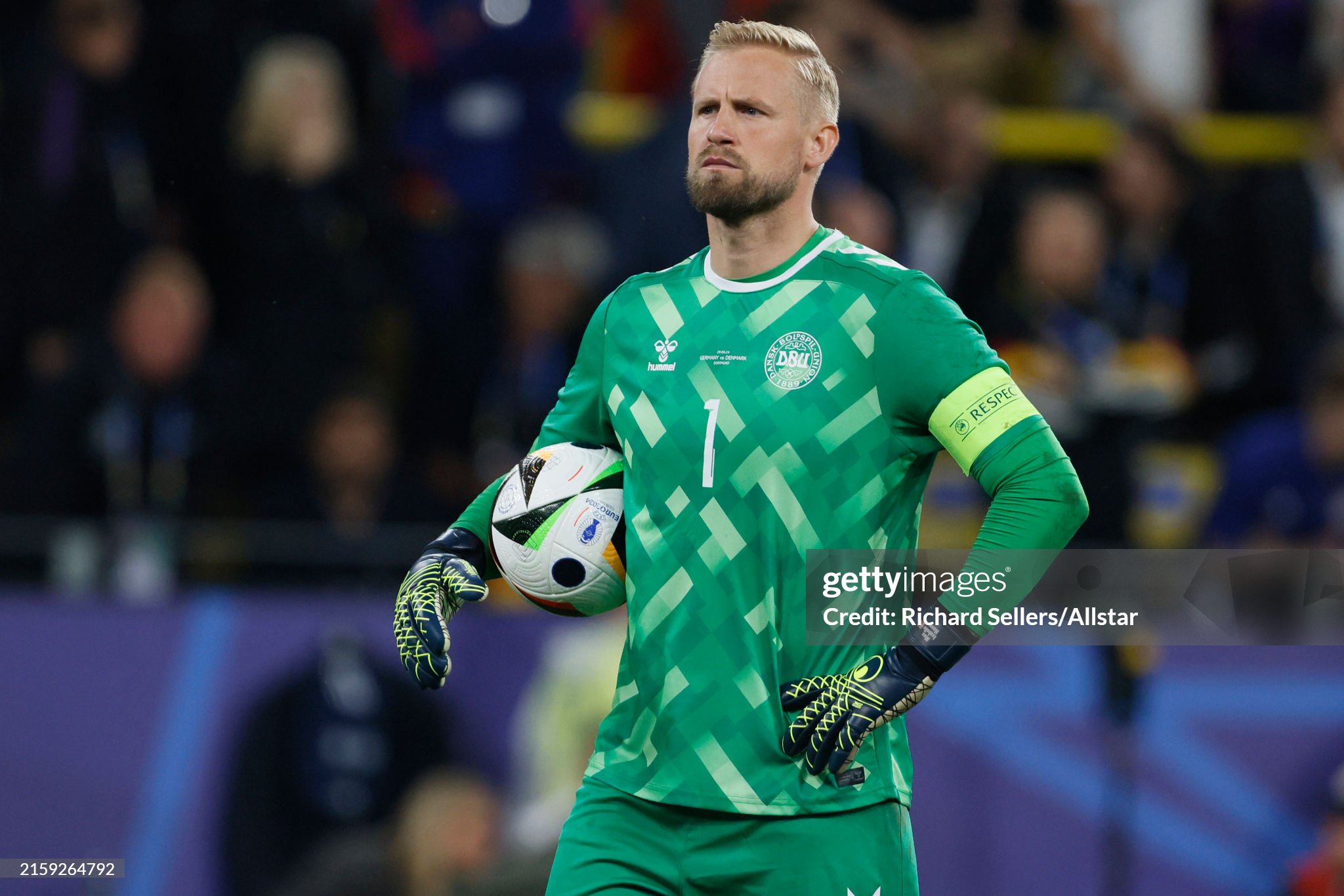 Kasper Schmeichel succeeds Joe Hart as Celtic's goalkeeper