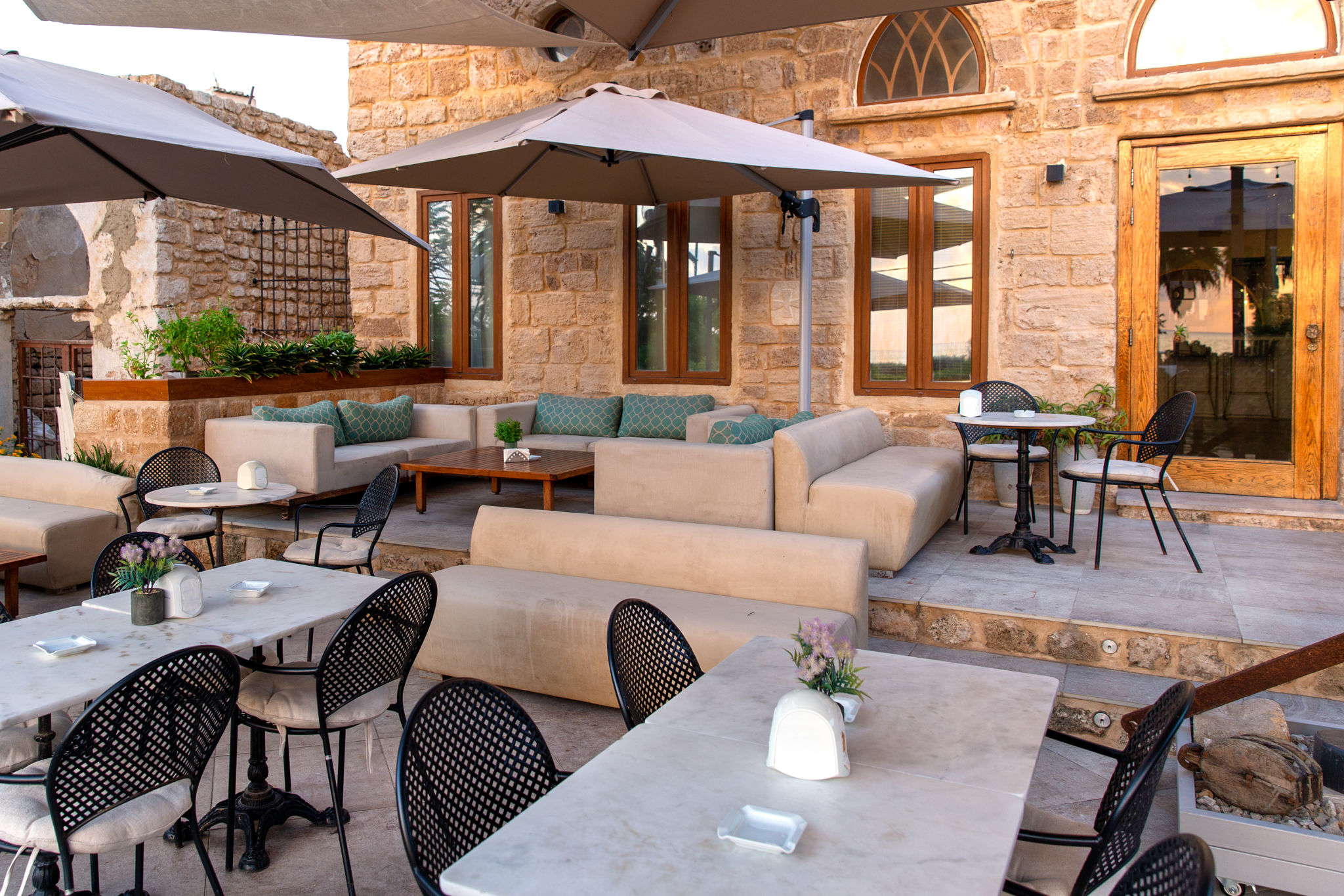 modern lebanese restaurant