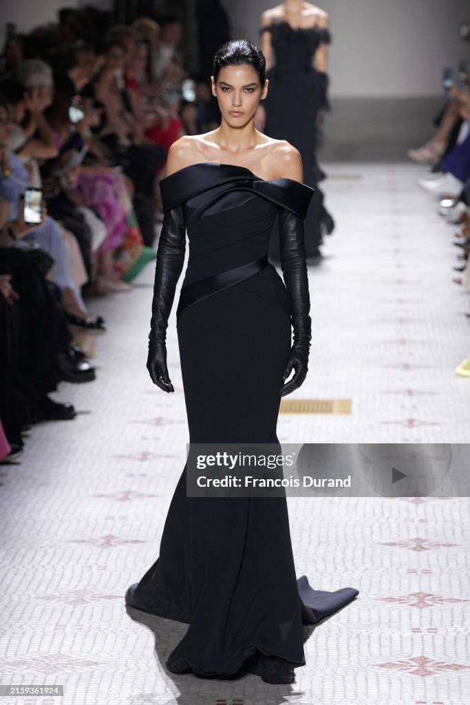 Elie Saab: Runway - Paris Fashion Week - Haute Couture Fall/Winter 2024-2025
