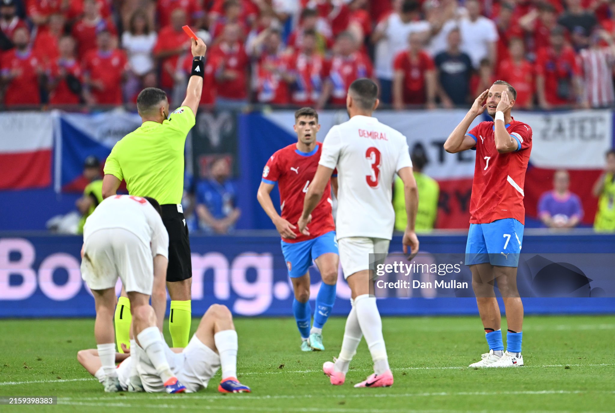 Rage in the Czech Republic: 'Referee wanted to be the man of the match'