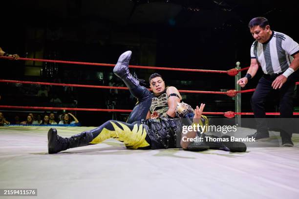 Board. Pin Fight 1,041 Wrestling Pin Stock Photos, High-Res Pictures, and Images - Getty ...