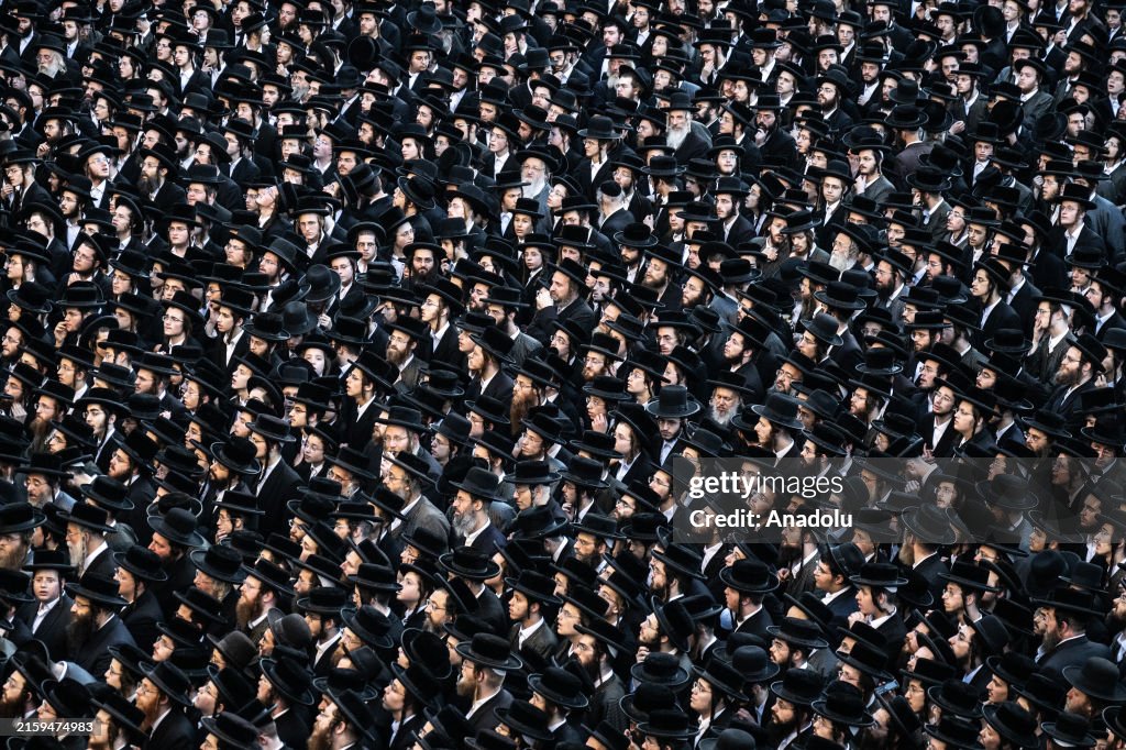 Ultra-orthodox Jews protest military draft in Jerusalem