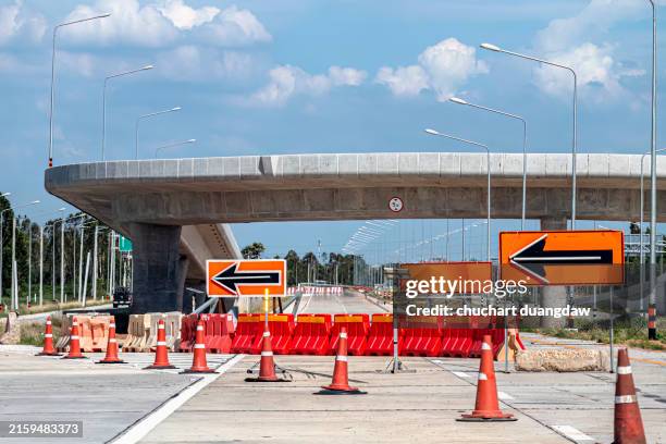 the road ahead closed sign - construction barrier stock pictures, royalty-free photos & images