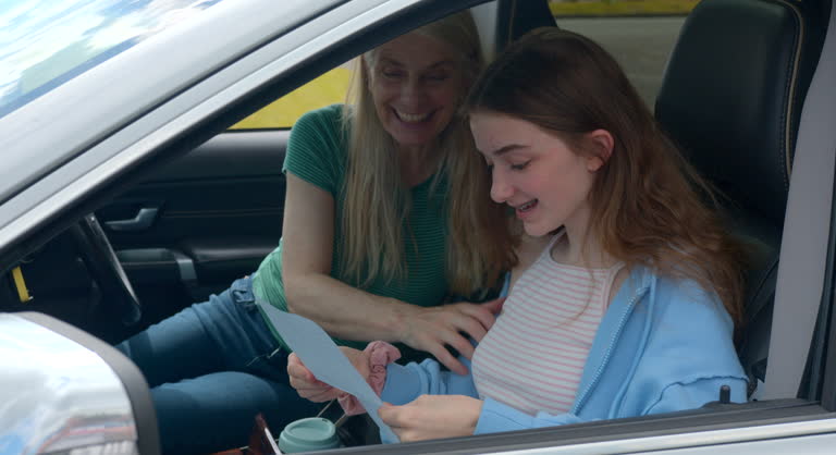 Sneging 1,921 Teenagers Snogging Stock Videos, Footage, & 4K Video Clips ...