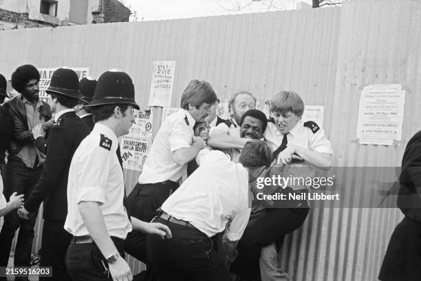 1981 Riots 336 Brixton Riots Stock Photos, High-Res Pictures, and Images - Getty ...
