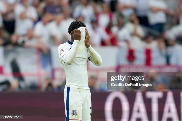 Mainoo Sad 58,309 Sad Face Stock Photos, High-Res Pictures, and Images - Getty Images