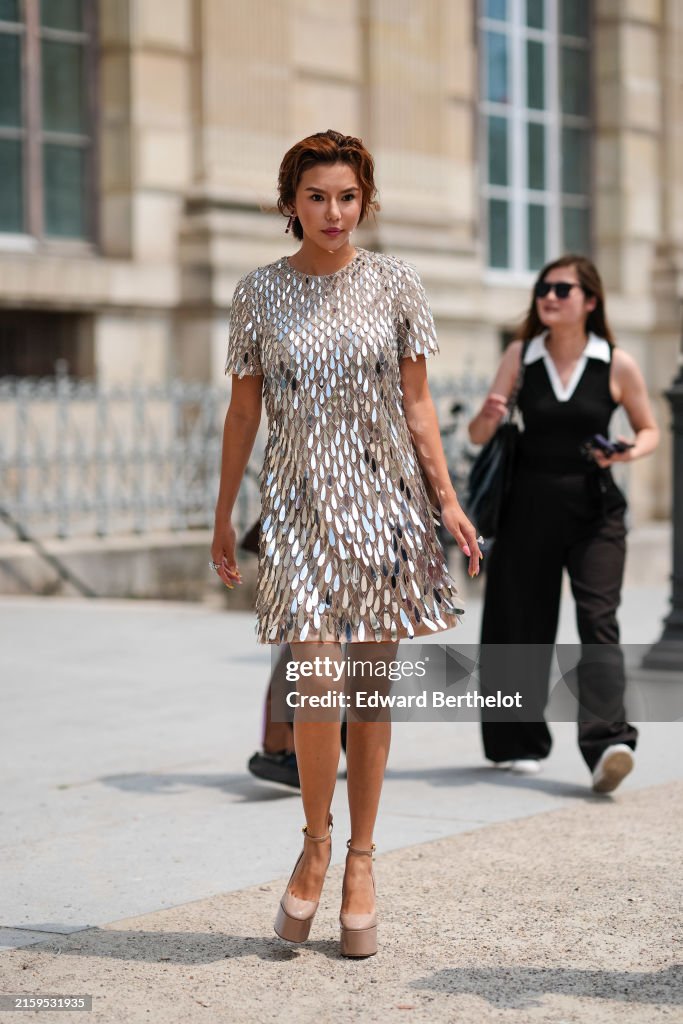 Street Style - Paris Fashion Week - Haute Couture Fall/Winter 2024/2025 - Day Three