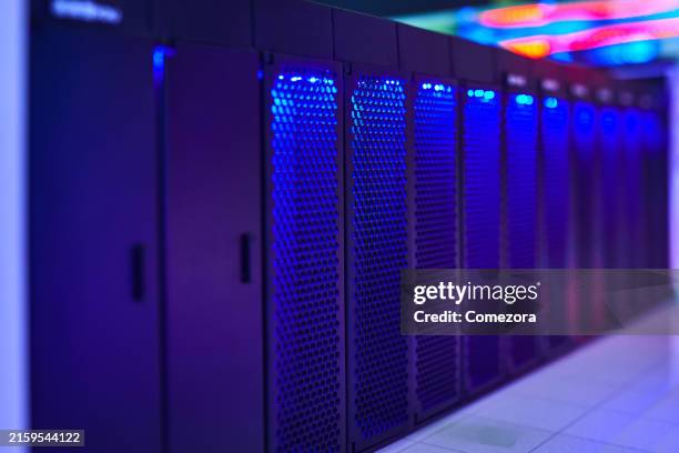 side view of data center - festplatte stock-fotos und bilder