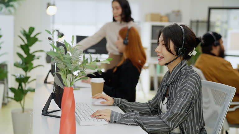 Workplace Customer 10,757 Customer Focused Stock Videos, Footage, & 4K Video Clips - Getty ...