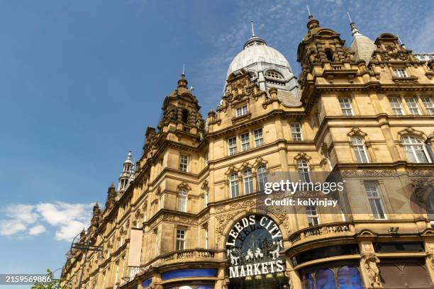 marché de kirkgate dans la ville de leeds - leeds photos et images de collection