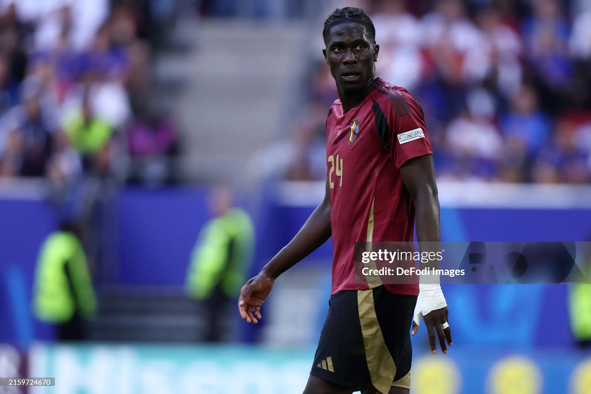 Amadou Onana changes clubs in the Premier League