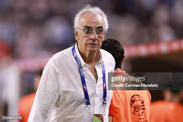 Jorge Fossati, Head Coach of Peru gestures during the CONMEBOL Copa America 2024 Group A match between Argentina and Peru at Hard Rock Stadium on...