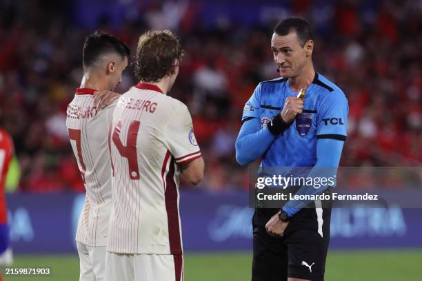 756 Wilmar Roldan Photos & High Res Pictures - Getty Images