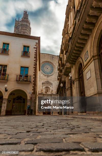 parish church of san juan bautista de valls - catalonia stock pictures, royalty-free photos & images