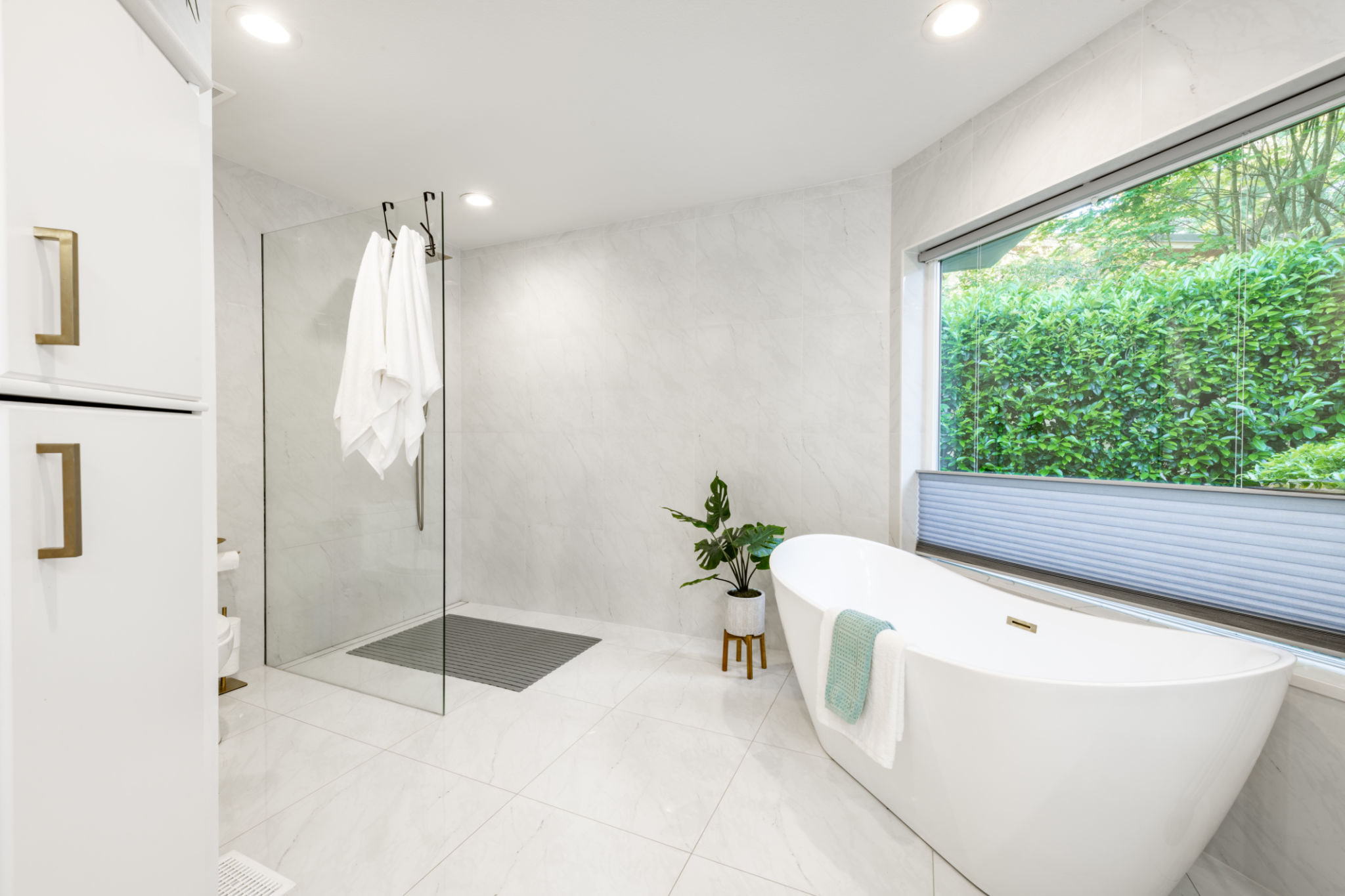 open concept bathroom