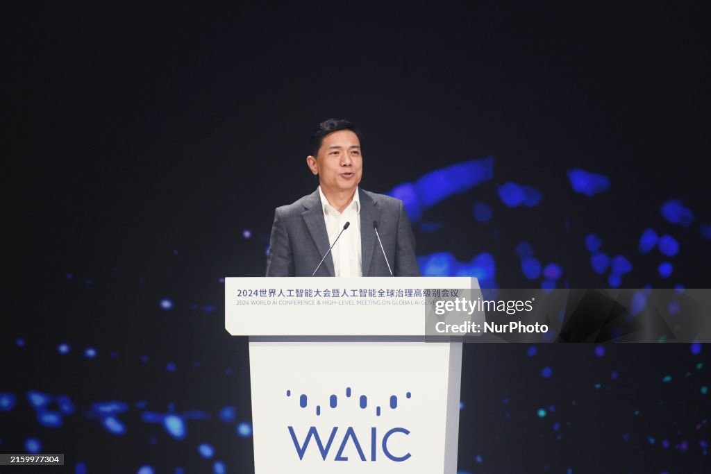 Robin Li Signare Robin Li, founder, chairman, and CEO of Baidu, is delivering a... News ...