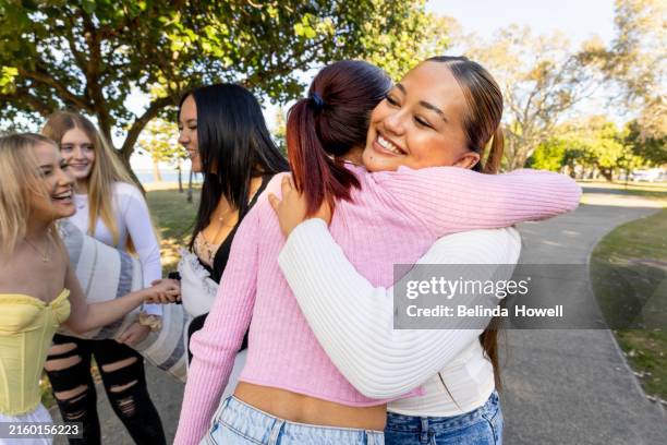 diverse group of australian people socialising and connecting - aboriginal australian culture stock pictures, royalty-free photos & images