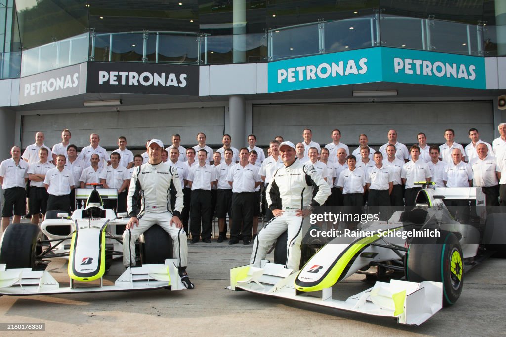 Labune Gp Brawn GP team photo during the Malaysian GP at Sepang International ...