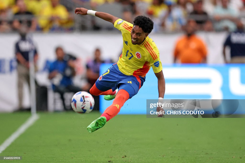TOPSHOT-FBL-COPA AMERICA-2024-COL-PAN