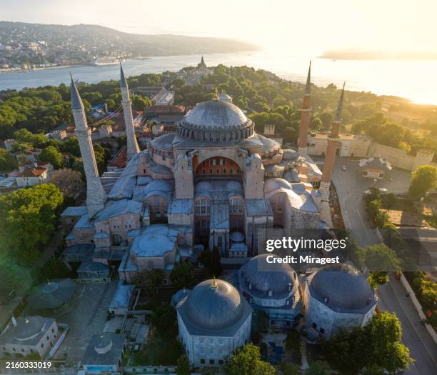 vista aérea de santa sofía en estambul, - santa sofia fotografías e imágenes de stock