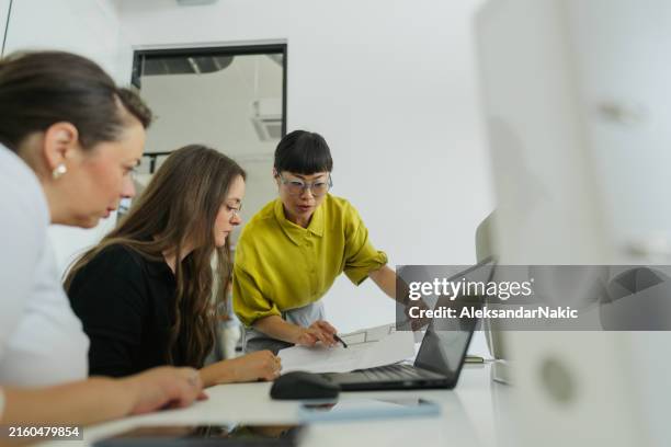 meeting up with a new clients - document retention stock pictures, royalty-free photos & images