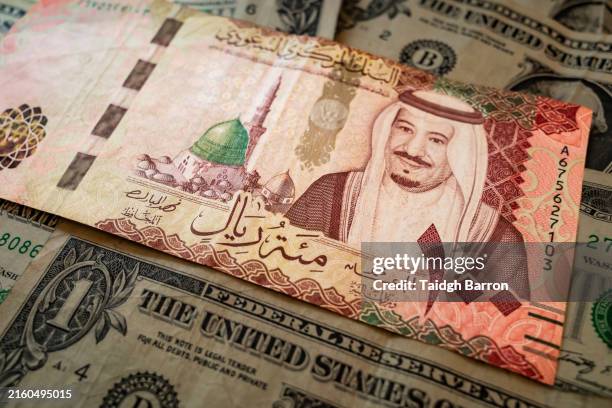 world economic stock - petrodollar - saudi central bank stock pictures, royalty-free photos & images