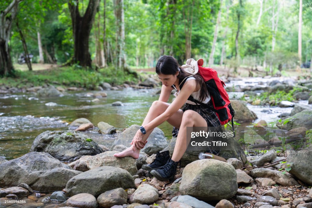 Woman trekker sprained her ankle