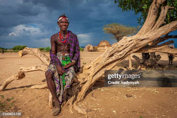 portrait of young man from erbore tribe, ethiopia, africa - ethiopian ethnicity stock pictures, royalty-free photos & images
