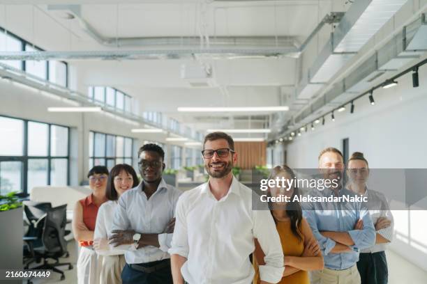 orgullosos de mi equipo - representar fotografías e imágenes de stock