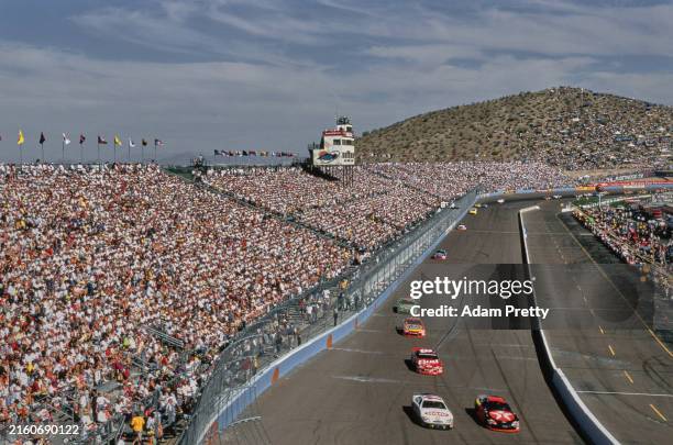 Ricky Rudd Background 584 Ricky Rudd 2001 Photos & High Res Pictures - Getty Images