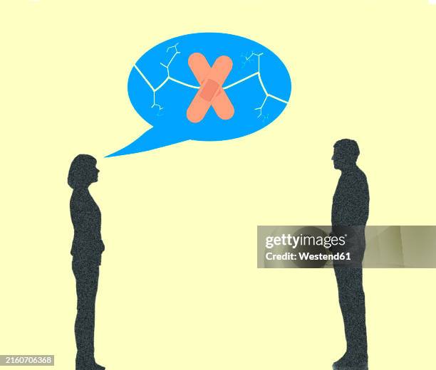 ilustraciones, imágenes clip art, dibujos animados e iconos de stock de illustration of couple with bandage on broken speech bubble - problemas de parejas