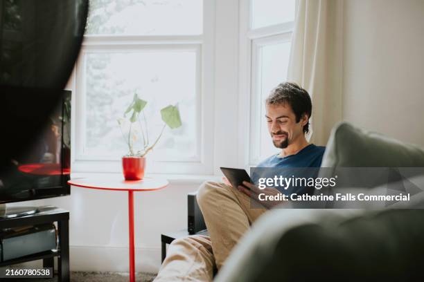 Person Using Screenreader 394 Person Using Screen Reader Stock Photos, High-Res Pictures, and ...