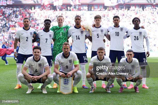 Players of England pose for a team photograph prior to the UEFA EURO 2024 quarter-final match between England and Switzerland at Düsseldorf Arena on...