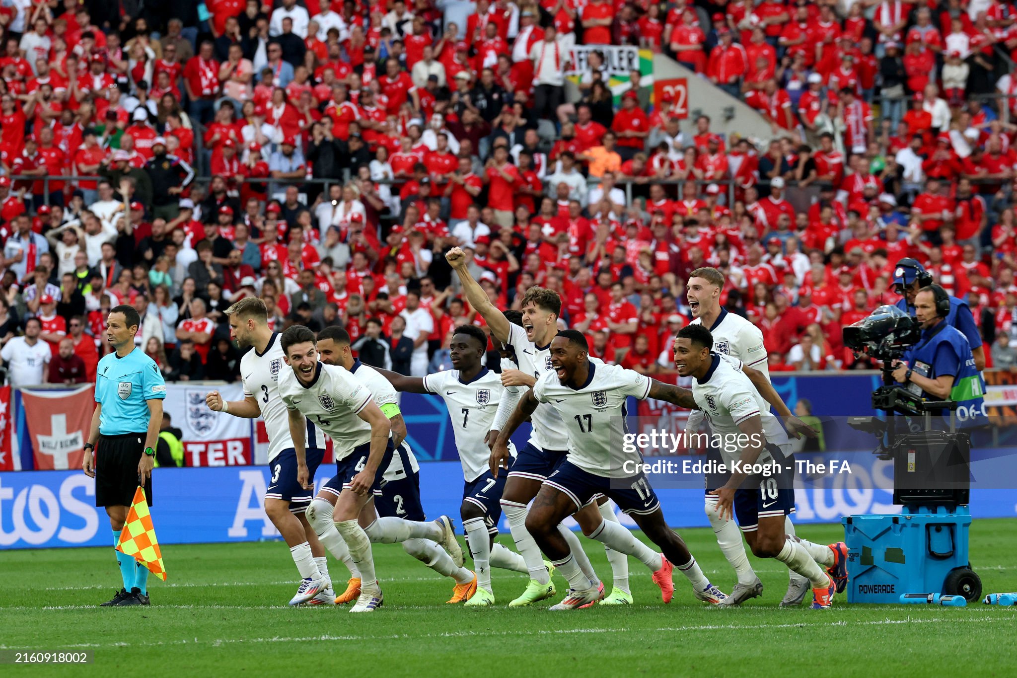 England's psychological tricks with penalties: no linking arms and having their own buddy