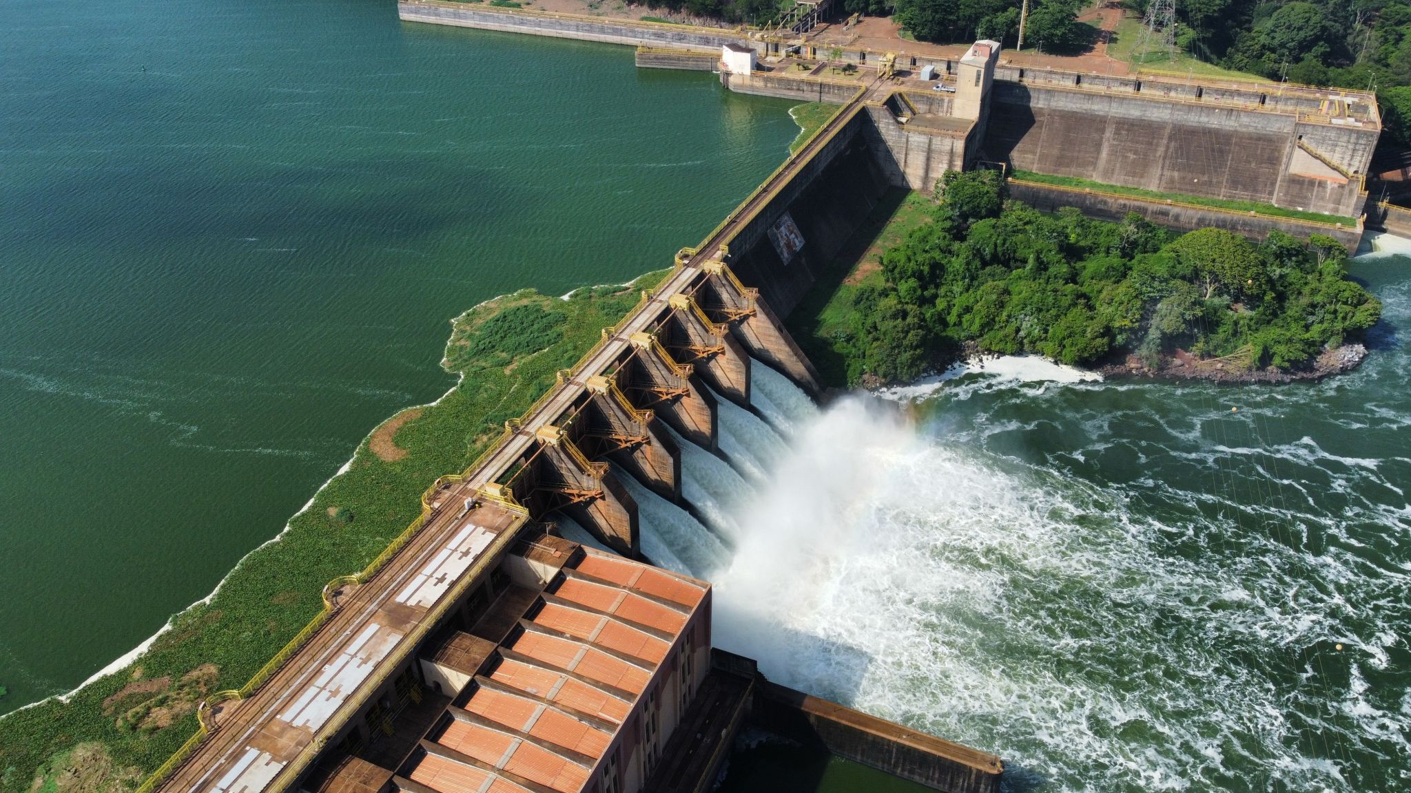 hydroelectric dam