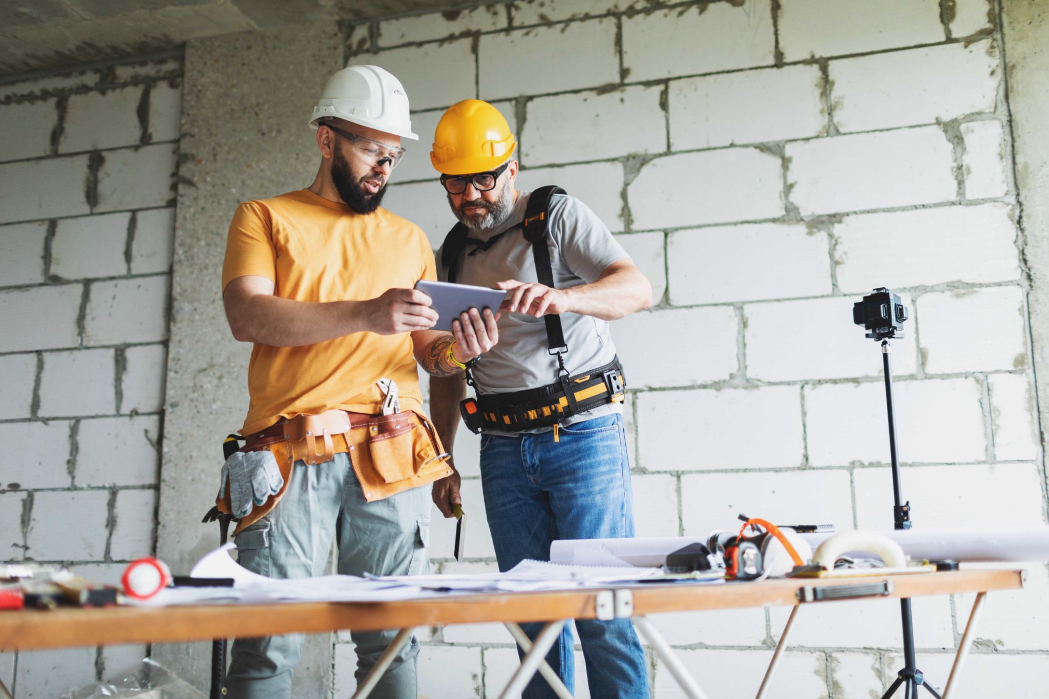 home contractor meeting