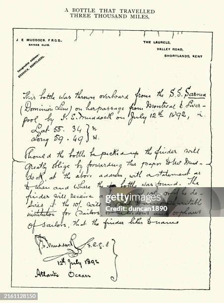 ilustraciones, imágenes clip art, dibujos animados e iconos de stock de mensaje en una botella, arrojado al mar frente a canadá encontrado en noruega, década de 1890, ilustración vintage del siglo xix - carta documento