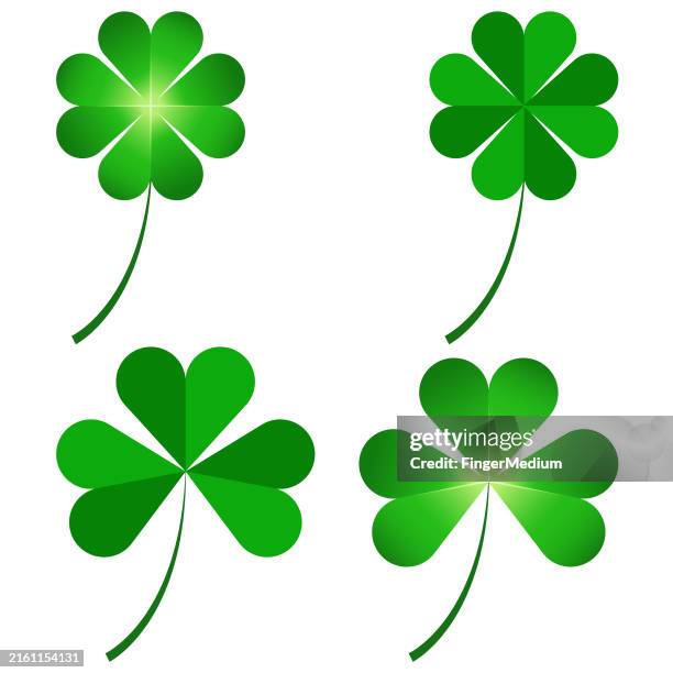 ilustraciones, imágenes clip art, dibujos animados e iconos de stock de conjunto de hojas de trébol verde - trébol de cuatro hojas