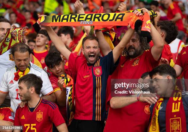 Spain Fans 224,668 Spain Fans Stock Photos, High-Res Pictures, and Images - Getty ...