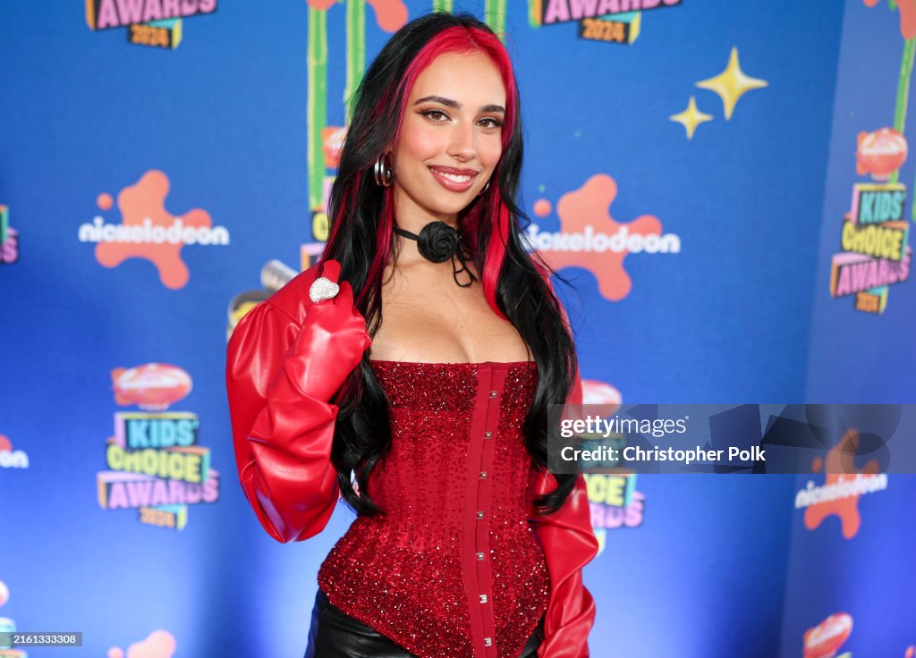 Kylie Cantrall At The Nickelodeon s Kids Choice Awards 2024 Held At kylie-cantrall-at-the-nickelodeon-s-kids-choice-awards-2024-held-at
