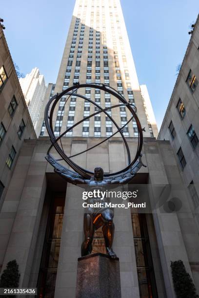 atlas statue at the rockefeller center - atlas figura mitológica - fotografias e filmes do acervo