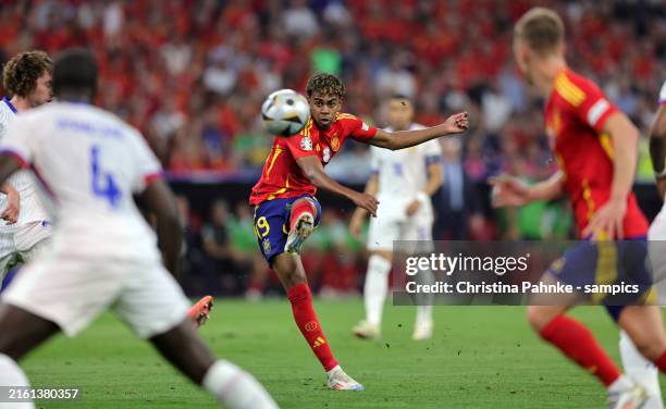 25,315 Lamine Yamal Photos & High Res Pictures - Getty Images