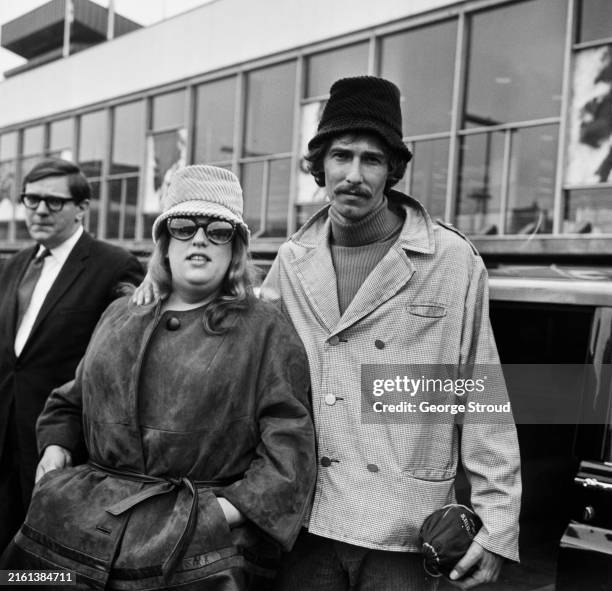 Paspash Singer 356 John Phillips Mamas And Papas Photos & High Res Pictures - Getty Images