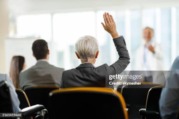 Question Back 731 Questions And Answers Old People Stock Photos, High-Res Pictures ...