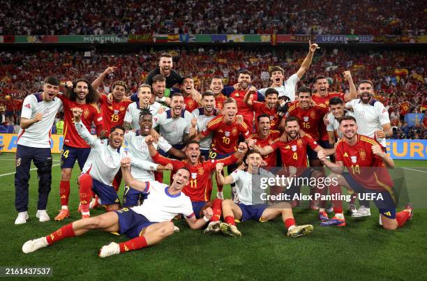 The Spain team celebrate victory during the UEFA EURO 2024 semi-final match between Spain v France at Munich Football Arena on July 09, 2024 in...
