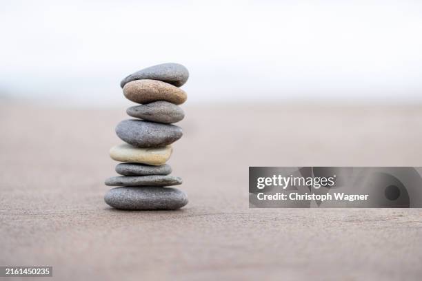 hintergrund, kieselsteine, balance - wellbeing abstract stock pictures, royalty-free photos & images